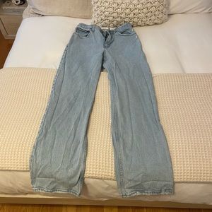 Abercrombie Curve Love 90’s Relaxed Jean High Rise